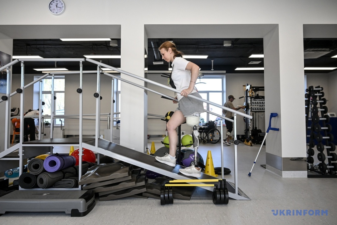 Олена Мирошниченко