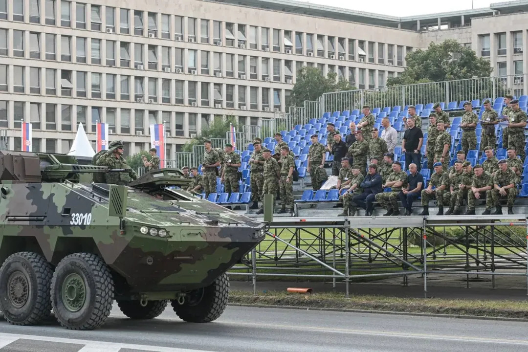 У Сербії пройшов масштабний військовий парад