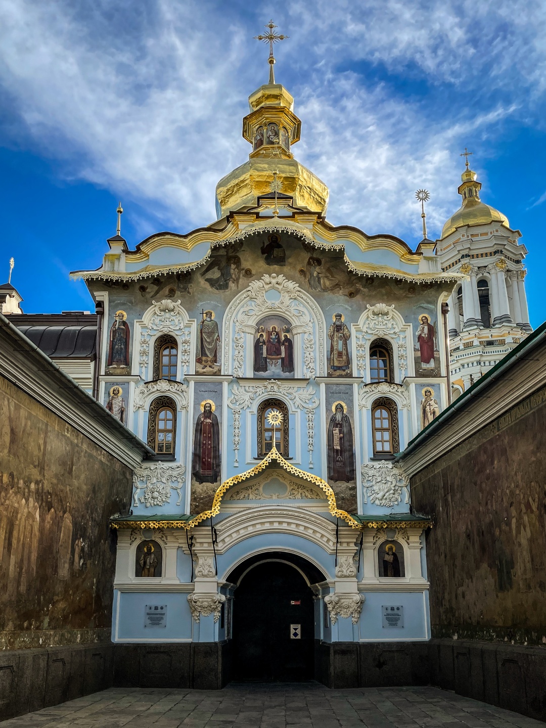 Троїцька надбрамна церква