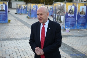 UK Defense Secretary on Putin at Beijing parade: It shows he is weak