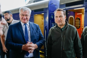 Sikorski przybył z wizytą do Kijowa