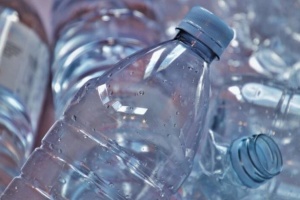 Пластикові частинки з пляшок можуть вбивати клітини підшлункової залози