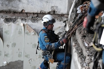 露軍攻撃後のキーウ市内の瓦礫撤去作業が終了　死者３名、負傷者１１名