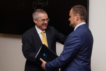 Kuleba aborda con la delegación de la misión del FMI el apoyo a las regiones y la temporada de calefacción