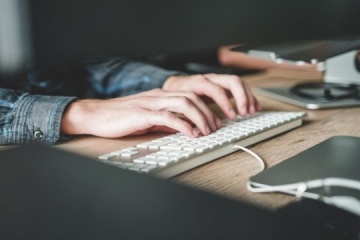 Ukraine launches state online platform using AI