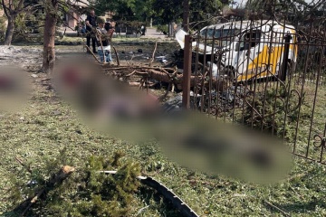 ロシア軍、ウクライナ東部ヤロヴァの年金受給者が集まっている地点を空爆　死者２０人以上