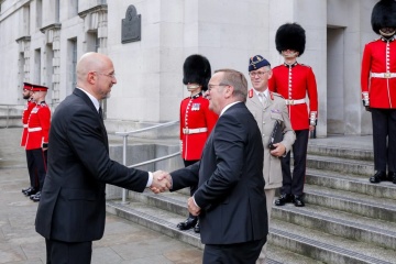 Shmygal se reúne con Pistorius en Londres y abordan el apoyo a Ucrania y los suministros de Patriot