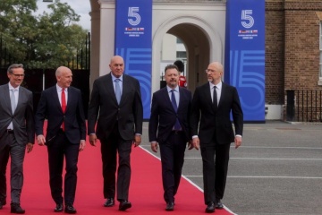 Uderzenia dalekiego zasięgu, obrona powietrzna i produkcja broni: Szmyhal wziął udział w spotkaniu krajów E5 w Londynie