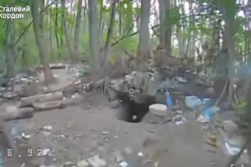 Ukrainian border guards destroy Russian shelter, antenna in Kursk sector