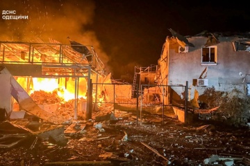 ロシア軍、ウクライナ南部オデーサ州を攻撃　ホテルと郵便局が炎上　死者２名