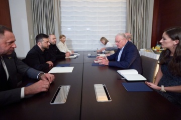En visite à New York, Volodymyr Zelensky rencontre le général américain Keith Kellogg