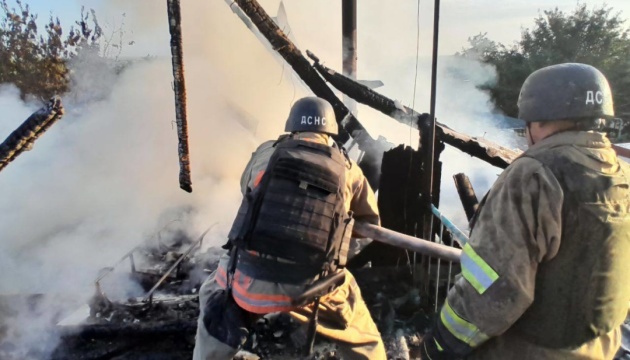 Ворог атакував два райони на Дніпропетровщині, є пошкодження