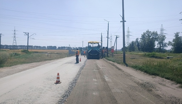 На Харківщині відремонтували 620 кілометрів прифронтових доріг