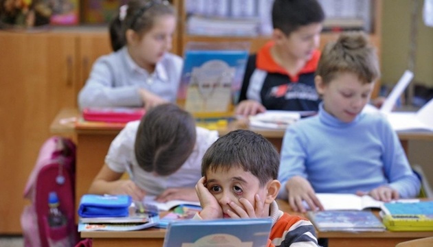 У РФ через антиміграційну політику і демографічну кризу до шкіл зарахували значно менше дітей - розвідка