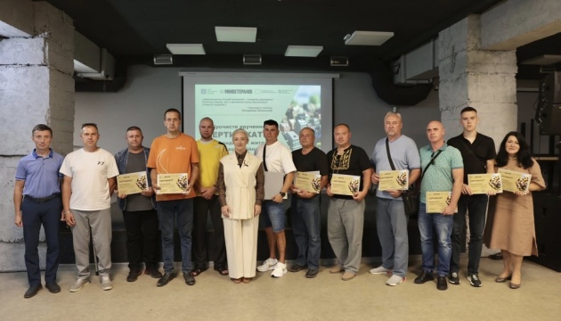 На Вінниччині 20 ветеранів і членів родин загиблих захисників отримали сертифікати на житло