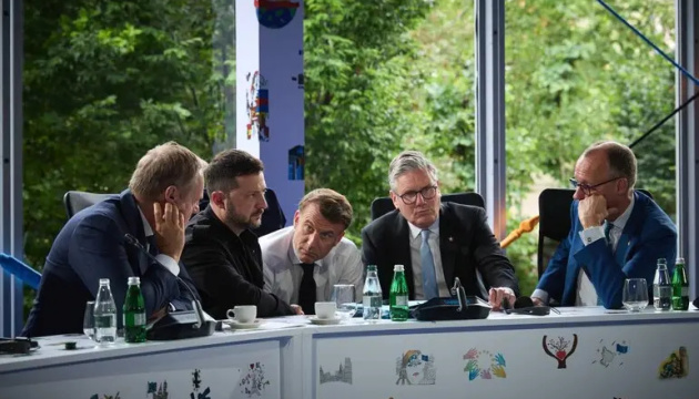 La réunion de la Coalition des volontaires débute à Paris 