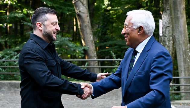 Зеленський зустрівся з Коштою на Закарпатті