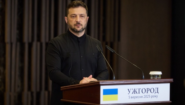 Prezydent Ukrainy Wołodymyr Zełenski oświadczył, że Ukraina jest gotowa dostarczać gaz i ropę naftową do Słowacji – pod warunkiem, że nie będą one pochodziły z Rosji Prezydent Ukrainy Wołodymyr Zełenski oświadczył, że Ukraina jest gotowa dostarczać gaz i ropę naftową do Słowacji – pod warunkiem, że nie będą one pochodziły z Rosji