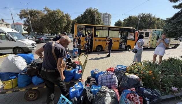 Рівненщина зустріла 11-й евакуаційний потяг з Донецької області