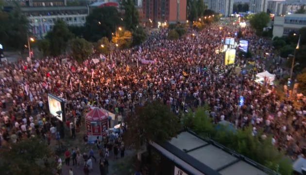 У Сербії поліція застосувала сльозогінний газ для розгону протестувальників