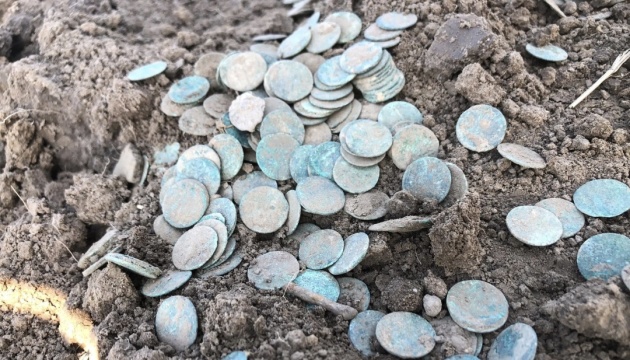У Польщі знайшли майже 5000 монет XVII століття