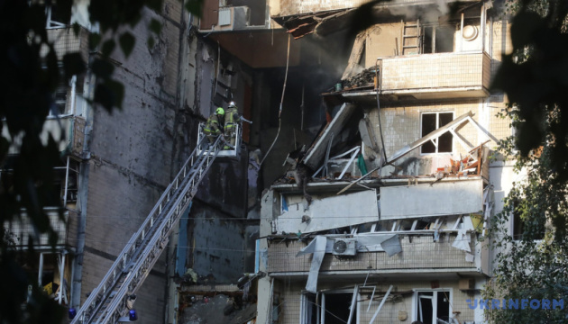 У Києві завтра продовжаться роботи з ліквідації наслідків російської атаки - КМВА