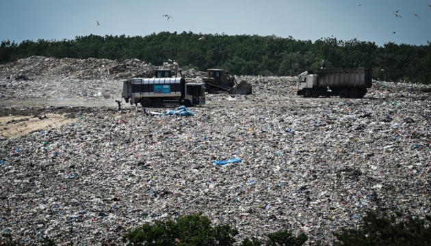 На Київщині запускають пілотний проєкт сучасної системи поводження з відходами