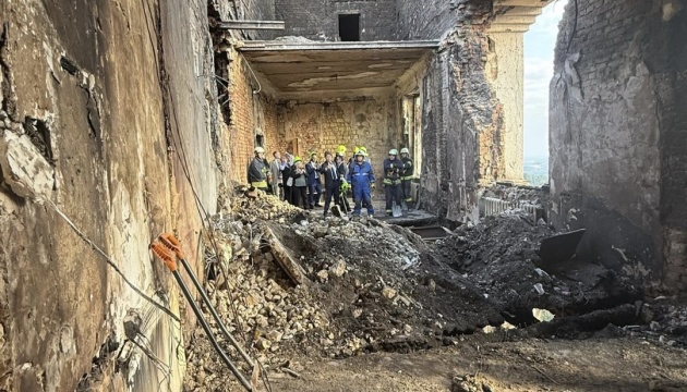 La embajadora de la UE dice que el edificio del Gabinete de Ministros fue alcanzado por un misil Iskander