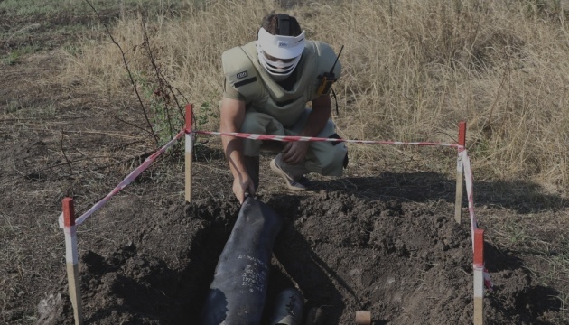 На Херсонщині від російської вибухівки очистили ще понад 1000 гектарів - ОВА
