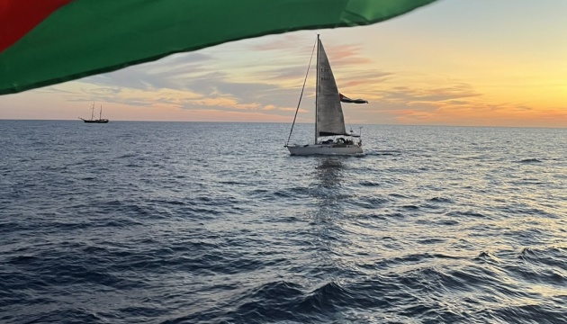 Флотилія з гумдопомогою для Гази заявила про атаку на її човен у Тунісі, влада країни заперечує