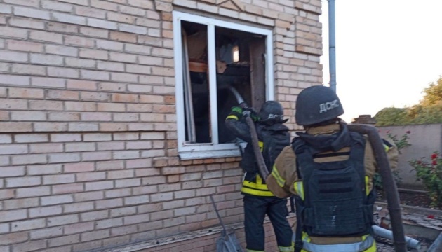 Ворог увечері атакував безпілотниками Синельниківський район Дніпропетровщини, виникли пожежі