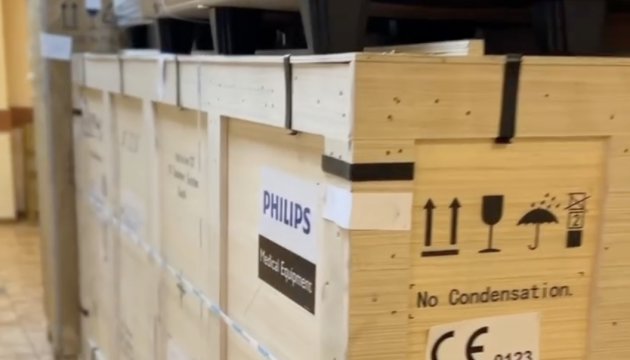 До Харківського шпиталю доставили потужний томограф