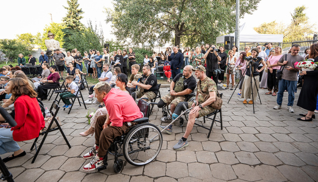 У Києві відкрили перший безбар’єрний простір у муніципальному театрі