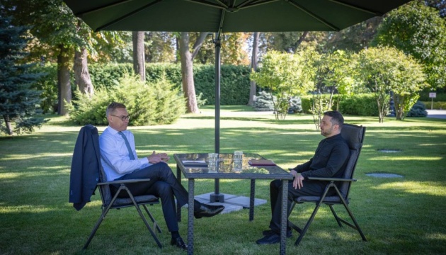 ゼレンシキー宇大統領、ストゥブ・フィンランド大統領と露無人機のポーランド侵入や制裁等を協議