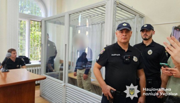 У Вінниці суд арештував чоловіка, підозрюваного у вбивстві двох учнів 