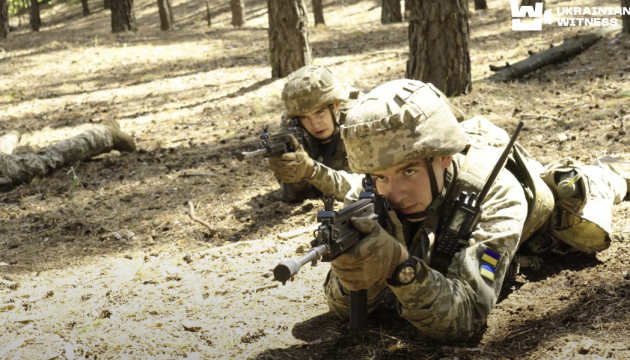 18-24 у ЗСУ: Чому молодь іде у військо і як витрачає мільйон