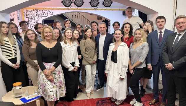 Міністр Бідний зустрівся з українською молоддю у Празі