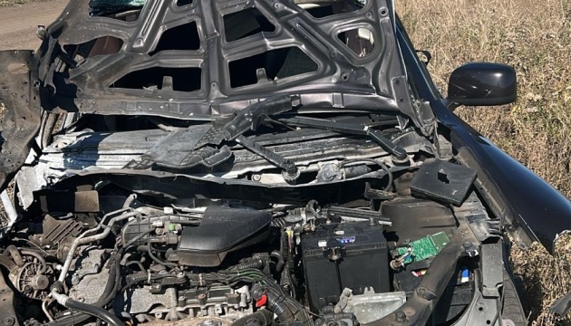 Війська РФ ударили безпілотником по автомобілю у Куп’янському районі, троє поранених