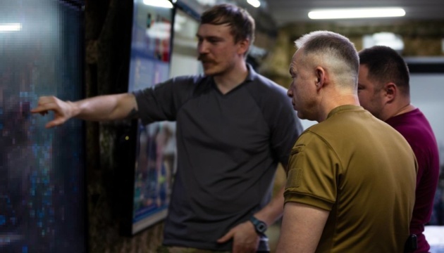 Armeechef Syrskyj besucht Frontstellungen bei Pokrowsk und Dobropollja 