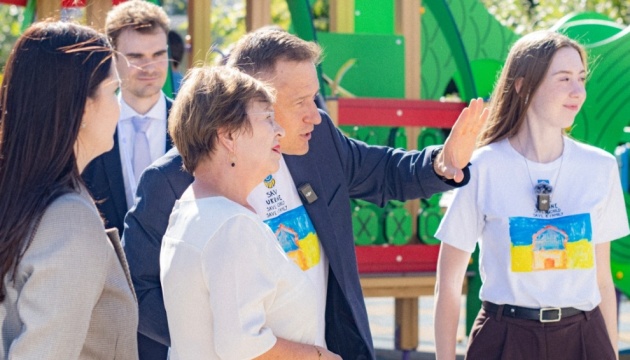 Перша леді Австрії відвідала центр Save Ukraine