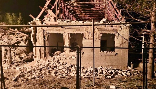 У Запоріжжі пролунала серія вибухів, внаслідок влучання спалахнула пожежа