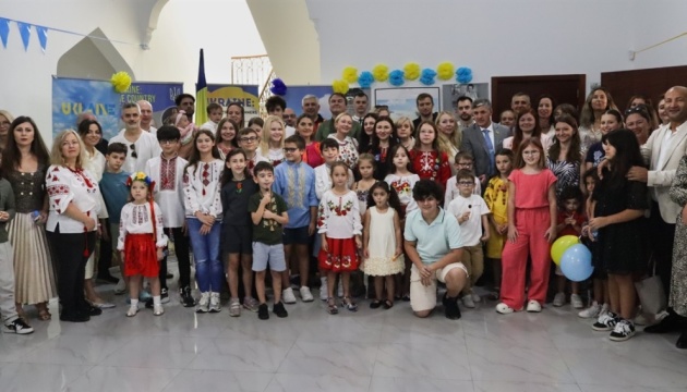 Українська школа «Дивосвіт» в ОАЕ розпочала новий навчальний рік у стінах посольства