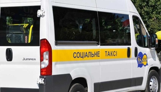 У Мукачівському районі запустили соціальне таксі - перевезення організовує Червоний Хрест