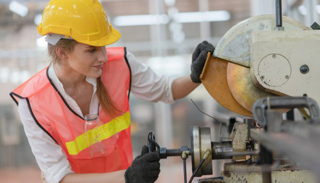 Найпопулярніші «чоловічі» професії, які опановують українки