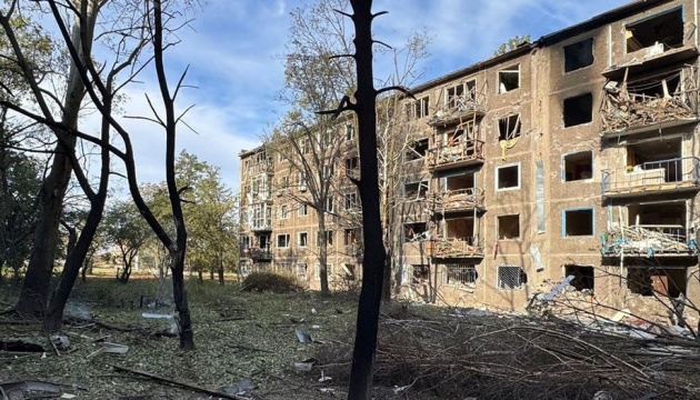 Загарбники минулої доби вбили одного жителя Донеччини і ще дев'ятьох поранили