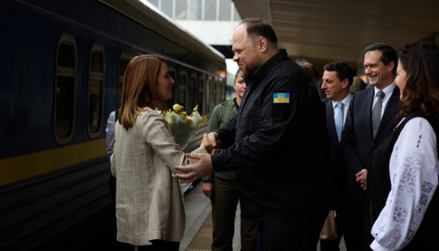 La presidenta del Parlamento Europeo llega a Kyiv