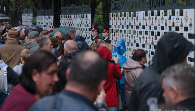 У центрі Запоріжжя відкрили Алею пам’яті героїв