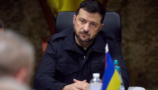 Зеленський у пункті управління 82-ї бригади обговорив із командирами потреби передової