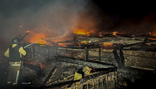 Вночі росіяни атакували Україну 40 ракетами та близько 580 БПЛА