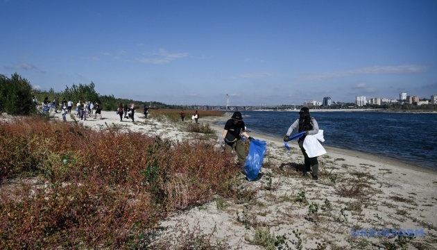 У всесвітній день прибирання на Хортиці зібрали близько 6 тонн сміття